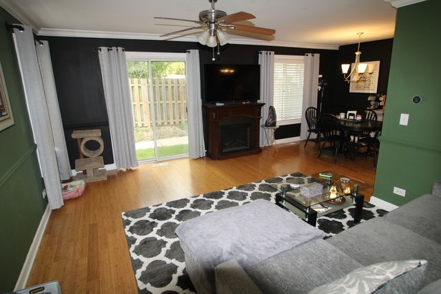 110 Village Creek Drive 110, Lake In The Hills, IL 60156
