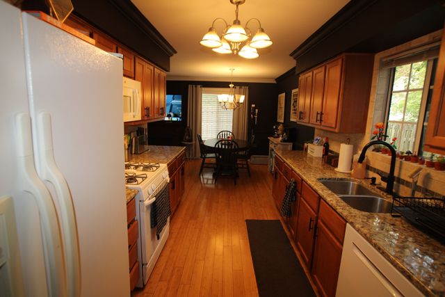 110 Village Creek Drive 110, Lake In The Hills, IL 60156