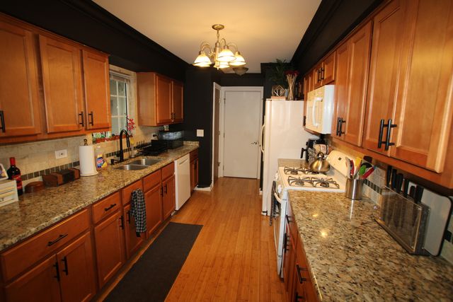 110 Village Creek Drive 110, Lake In The Hills, IL 60156