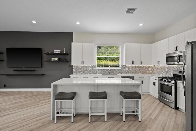 1215 Creekside Drive, Wellington, FL 33414