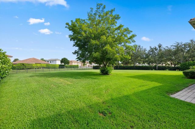 1215 Creekside Drive, Wellington, FL 33414