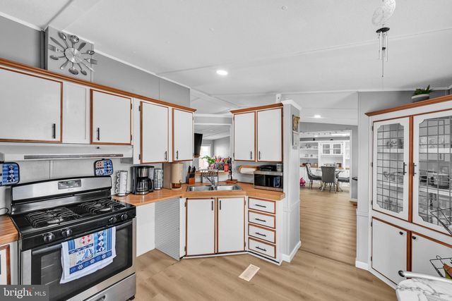 200 FINCH CT, Lancaster, PA 17603