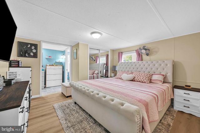 200 FINCH CT, Lancaster, PA 17603
