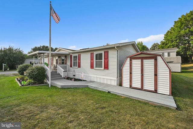 200 FINCH CT, Lancaster, PA 17603