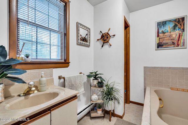 710 Hazelton Avenue, Lanoka Harbor, NJ 08734