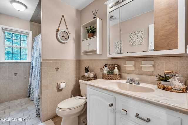 710 Hazelton Avenue, Lanoka Harbor, NJ 08734