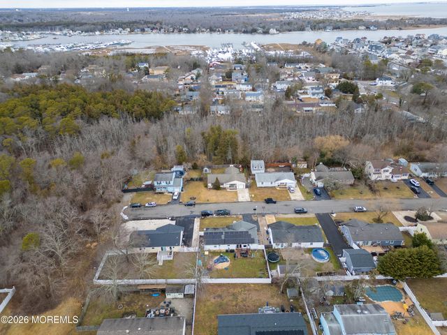 710 Hazelton Avenue, Lanoka Harbor, NJ 08734