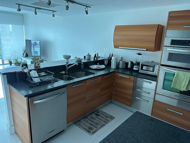 2950 NE 188th St 448, Aventura, FL 33180