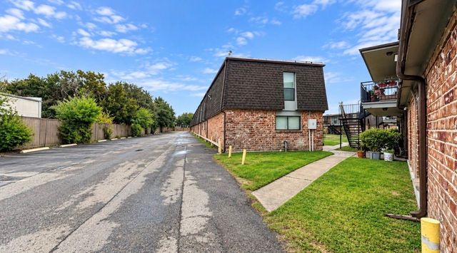 10802 Kingspoint Road 401, Houston, TX 77075