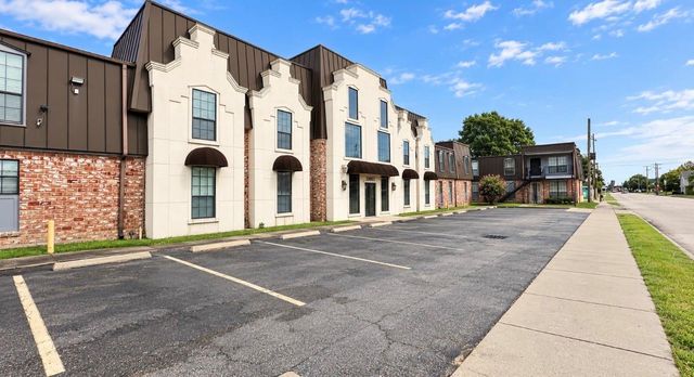 10802 Kingspoint Road 401, Houston, TX 77075