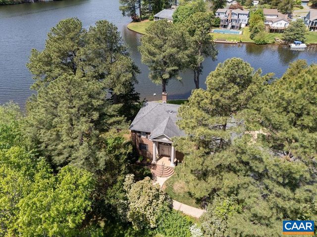 25 BOLLING CIR, Palmyra, VA 22963