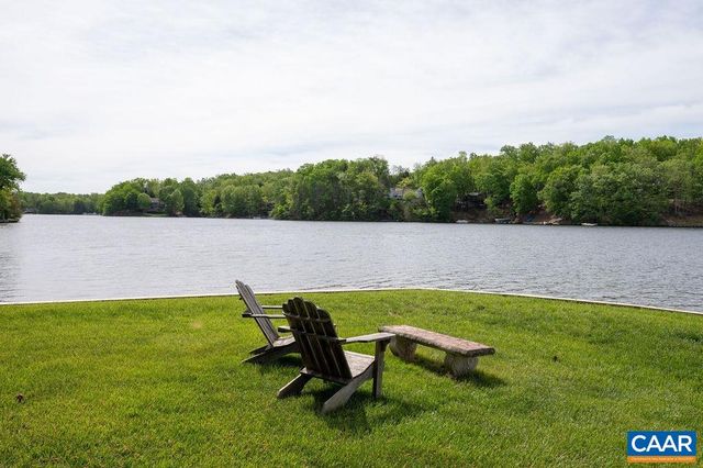 25 BOLLING CIR, Palmyra, VA 22963