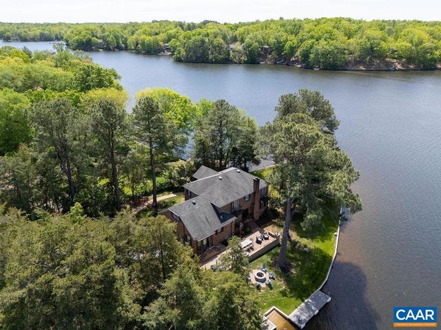 25 BOLLING CIR, Palmyra, VA 22963