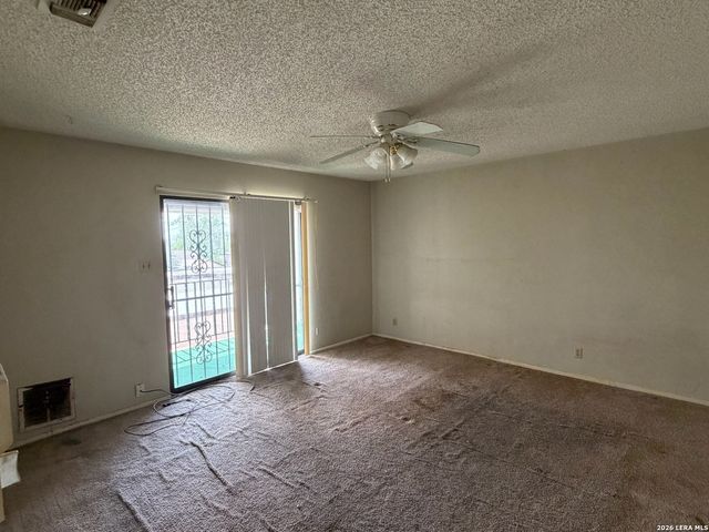 5802 Royal bnd, San Antonio, TX 78239