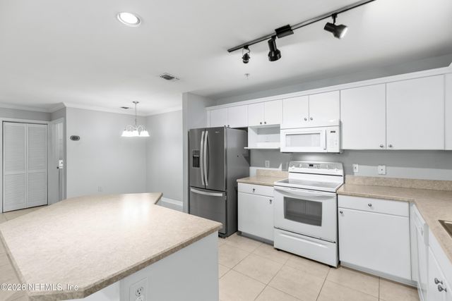 3591 KERNAN Boulevard S 118, Jacksonville, FL 32224