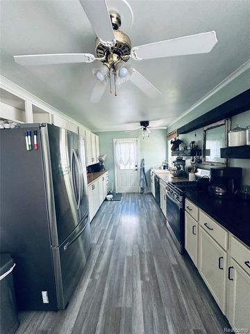 5827 Annibal Drive, Lapeer, MI 48446