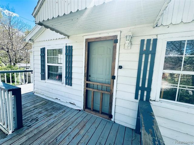 5827 Annibal Drive, Lapeer, MI 48446