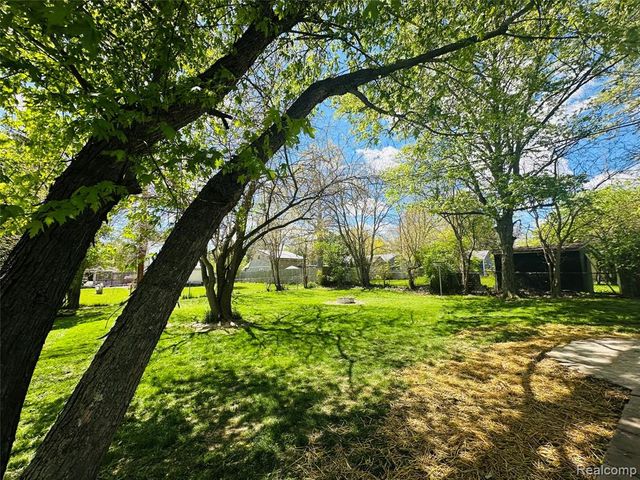 5827 Annibal Drive, Lapeer, MI 48446