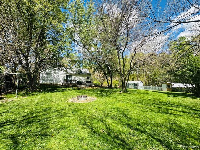 5827 Annibal Drive, Lapeer, MI 48446