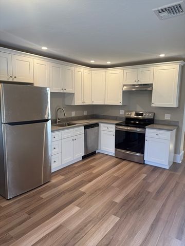 113 Union St 2, Bridgewater, MA 02324