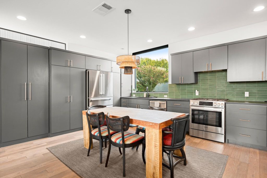 3406 E 17th ST 13, Austin, TX 78721