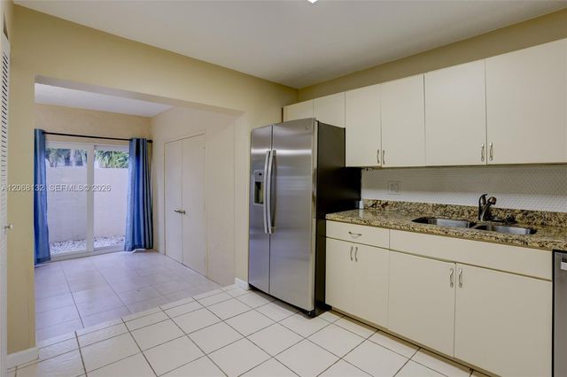 6659 Via Regina 7, Boca Raton, FL 33433