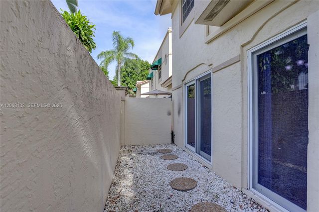 6659 Via Regina 7, Boca Raton, FL 33433