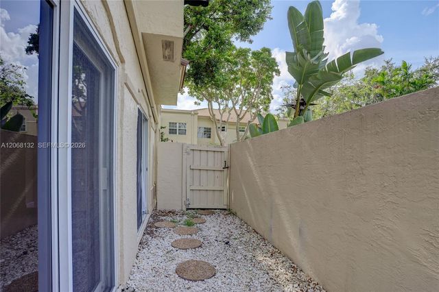 6659 Via Regina 7, Boca Raton, FL 33433