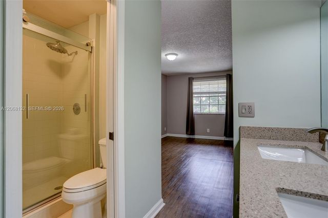 6659 Via Regina 7, Boca Raton, FL 33433
