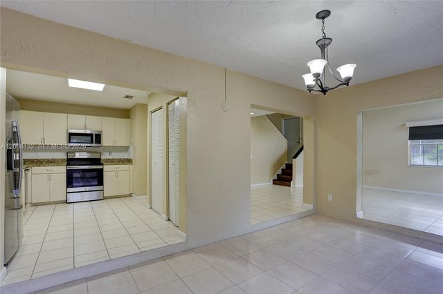6659 Via Regina 7, Boca Raton, FL 33433