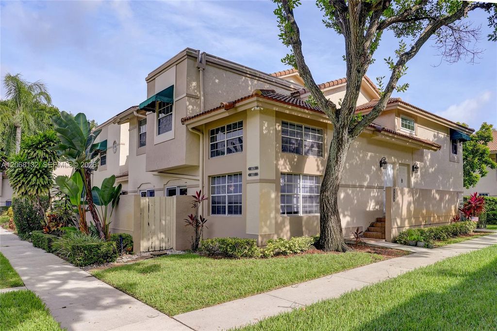 6659 Via Regina 7, Boca Raton, FL 33433