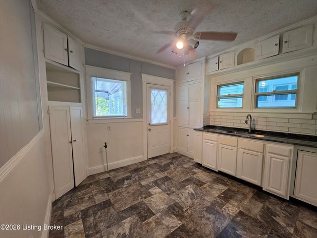 321 S 39th St, Louisville, KY 40212