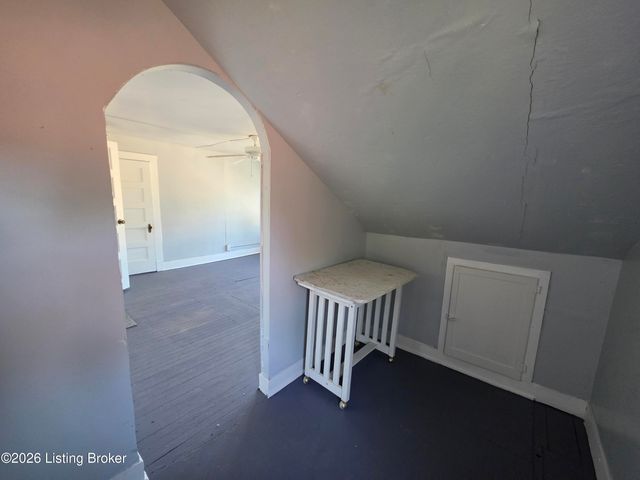 321 S 39th St, Louisville, KY 40212