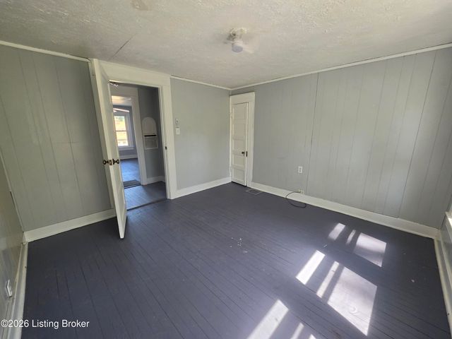 321 S 39th St, Louisville, KY 40212
