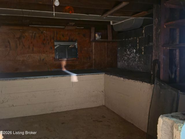 321 S 39th St, Louisville, KY 40212