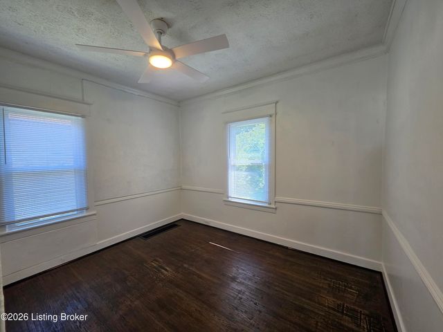 321 S 39th St, Louisville, KY 40212