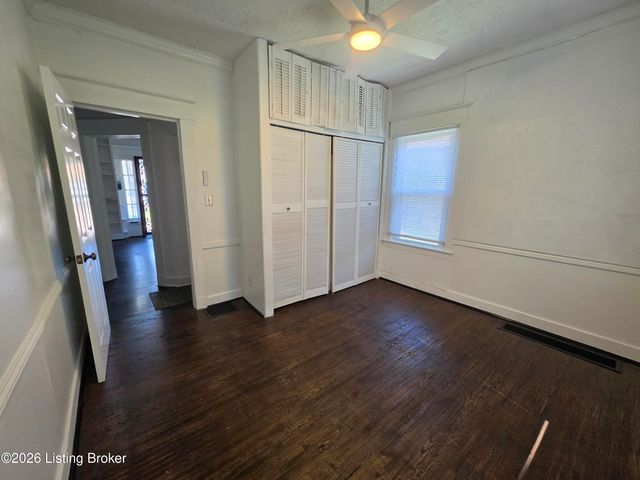 321 S 39th St, Louisville, KY 40212
