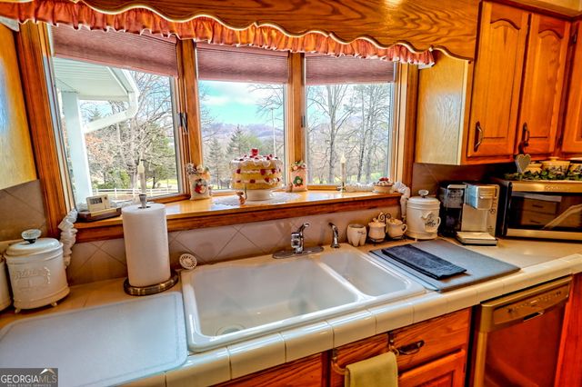 5753 Jackson Lane, Young Harris, GA 30582