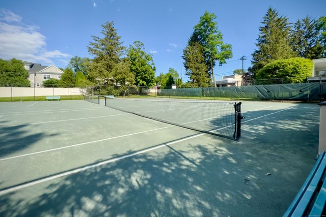 504 Harvest Commons 504, Westport, CT 06880