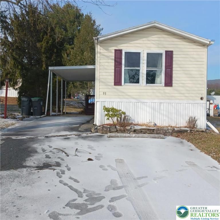 93 Nashua Street, Lehigh Twp, PA 18088