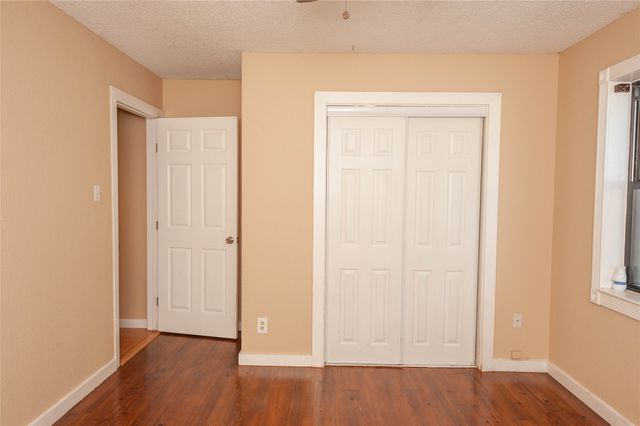 146 S Crestwood Boulevard, Desoto, TX 75115