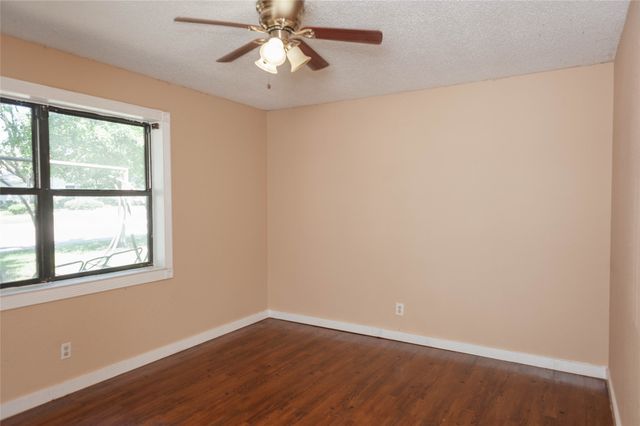146 S Crestwood Boulevard, Desoto, TX 75115