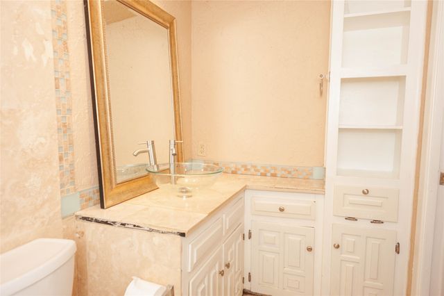 146 S Crestwood Boulevard, Desoto, TX 75115