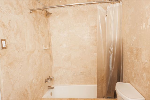 146 S Crestwood Boulevard, Desoto, TX 75115