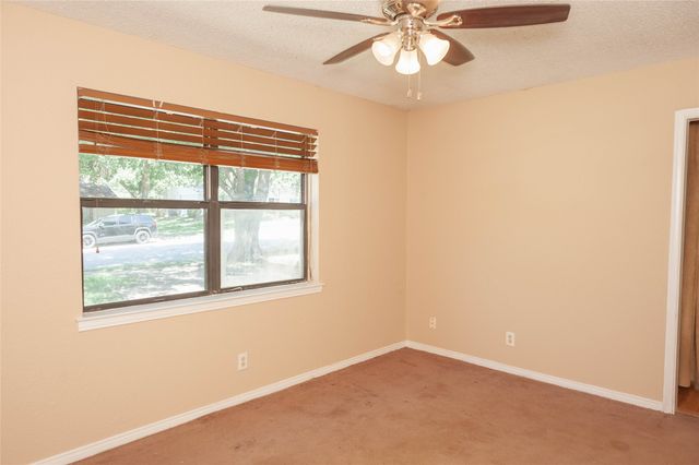 146 S Crestwood Boulevard, Desoto, TX 75115