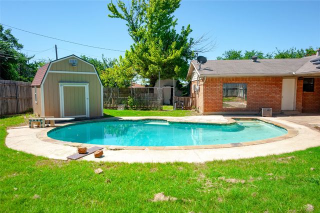 146 S Crestwood Boulevard, Desoto, TX 75115