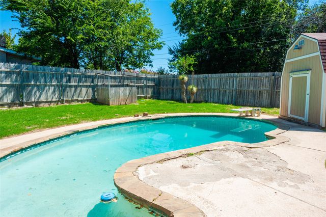 146 S Crestwood Boulevard, Desoto, TX 75115