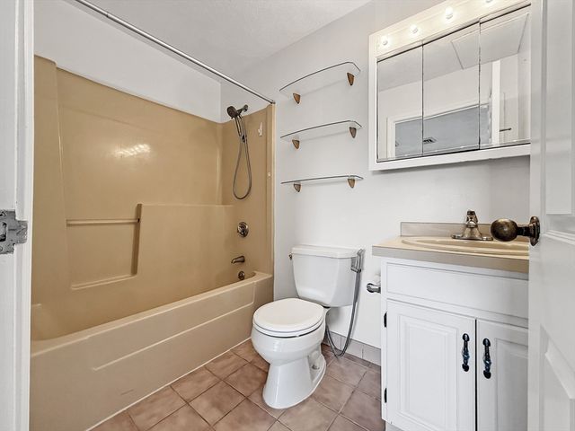 39 Parlin St 304, Everett, MA 02149