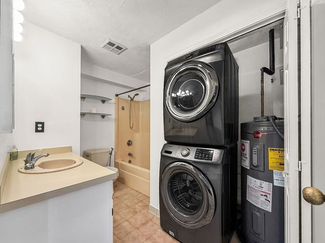 39 Parlin St 304, Everett, MA 02149