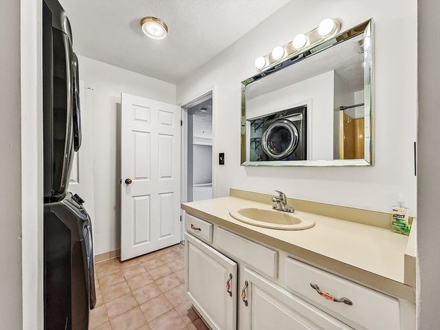 39 Parlin St 304, Everett, MA 02149